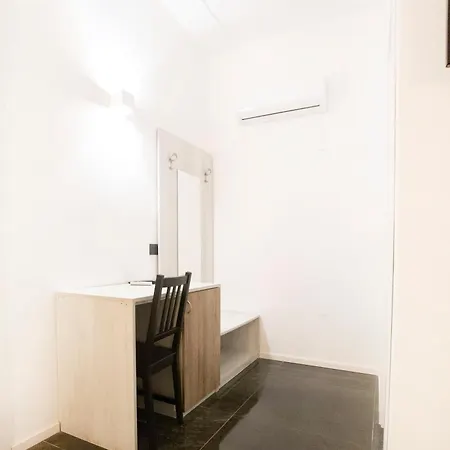 Alojamento de Acomodação e Pequeno-almoço Hall In Chiostro Nápoles