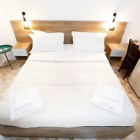 Hall In Chiostro 3*